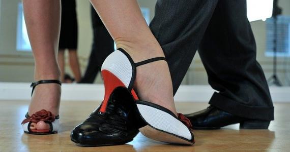 How do they dance: Pisces dances weird, Taurus seduces, Gemini jump