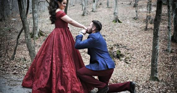 Two people of the same Zodiac sign together: Taureans are compatible partners, Leos fight for supremacy