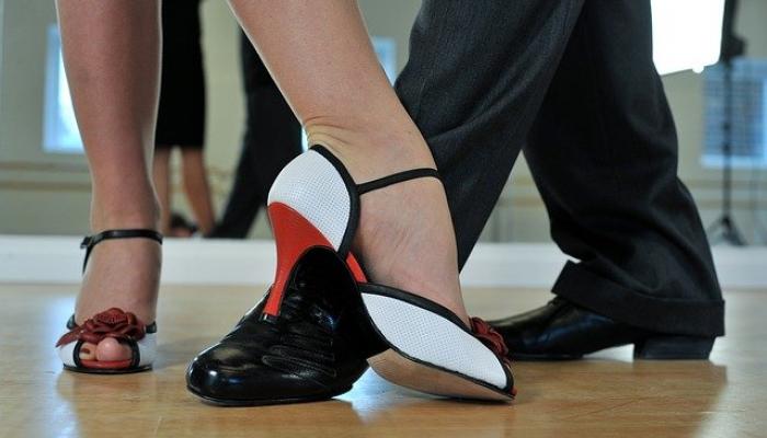 How do they dance: Pisces dances weird, Taurus seduces, Gemini jump