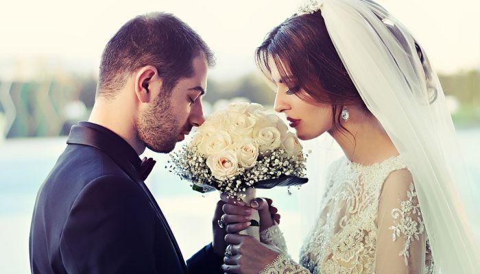 HOROSCOPE: These three signs are getting married by the end of the summer!