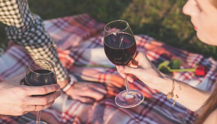 THEY UNNECESSARILY COMPLICATE THEIR LIVES: 90 percent of women make these mistakes in a relationship, are you among them?