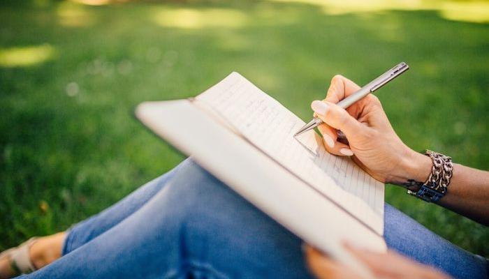Are you left-handed or right-handed? This reveals a lot about you