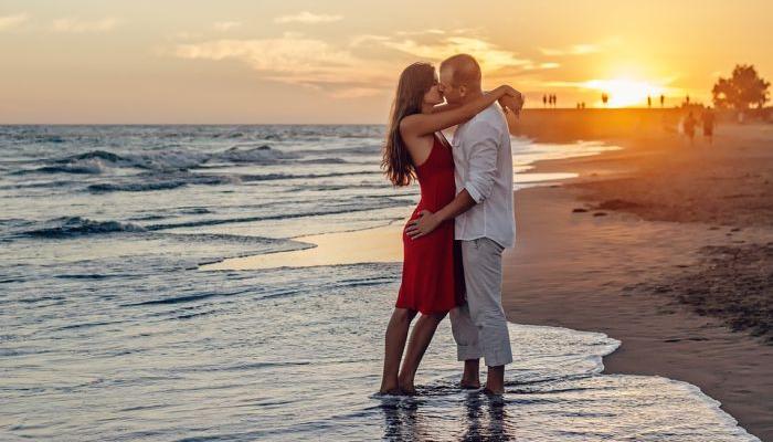 LOVE COUPLES IN ZODIAC: Aries and Libra are compatible in life, Taurus and Scorpio fall in love at first sight 