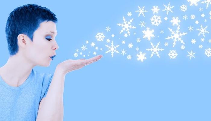DON'T PLAY THE ICE QUEEN: 8 powerful secrets of top seduction